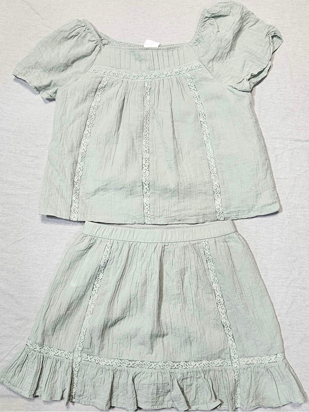 #422 Abercrombie Kids Sage Green Lace Trim 2-Piece Skirt Set Size 13/14